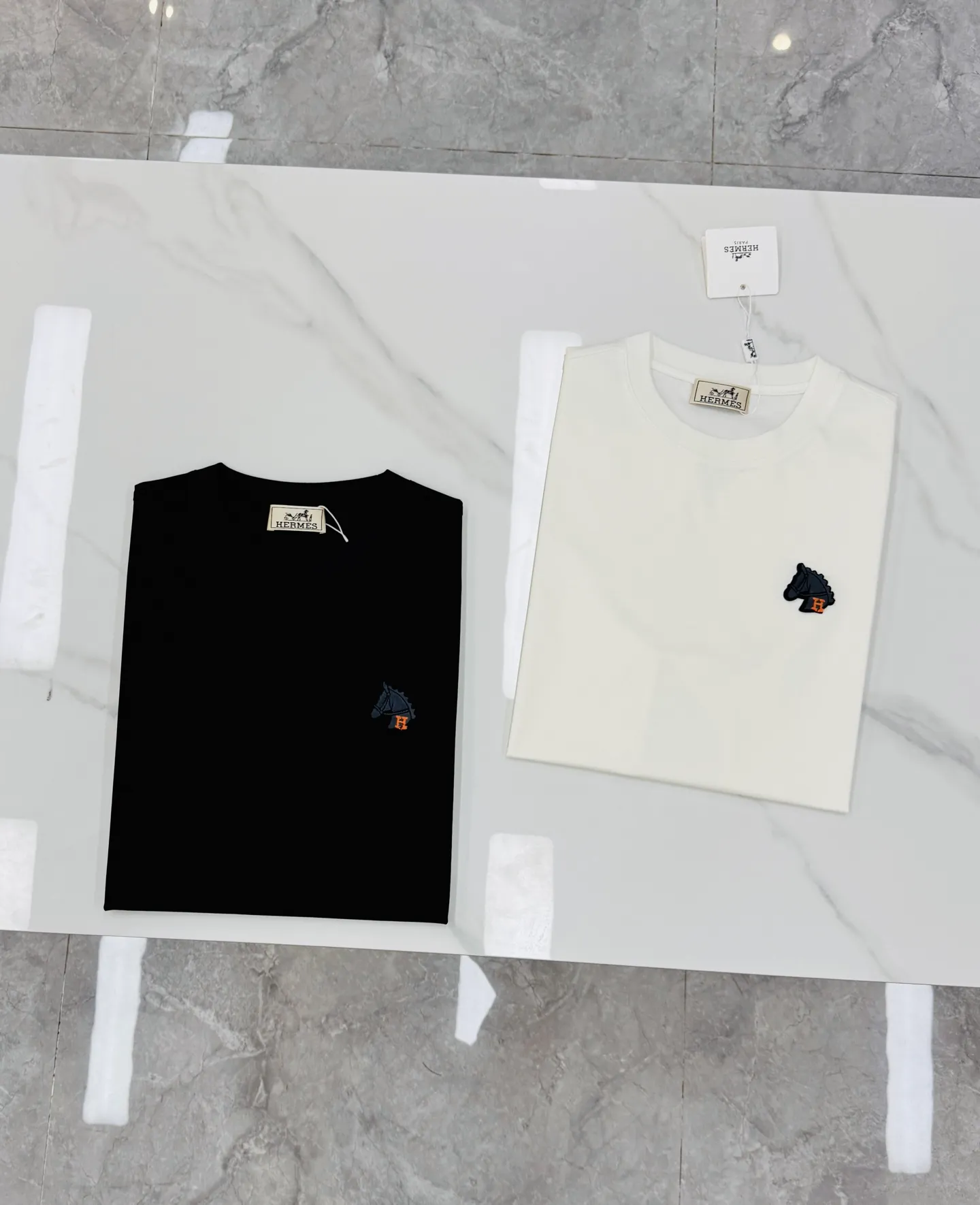 ⚜️HERMES 26s New Arrival New Arrival . ！ ， 🪡 .Classic H ， ， ....... 190g ， .... ， ！ ：Black.White.Sizes：M-3XL ❗️（S 4XL ）175/145 XL